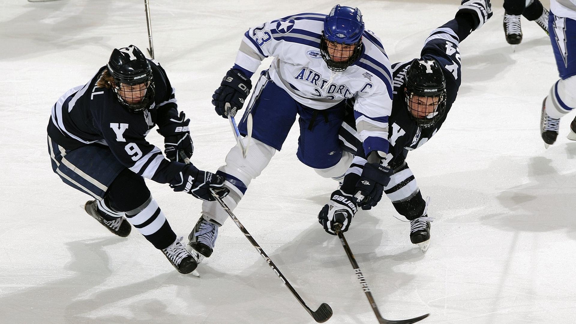 开云全站-曼城三线作战依旧稳健,球队深度惊人,曼城三杰
